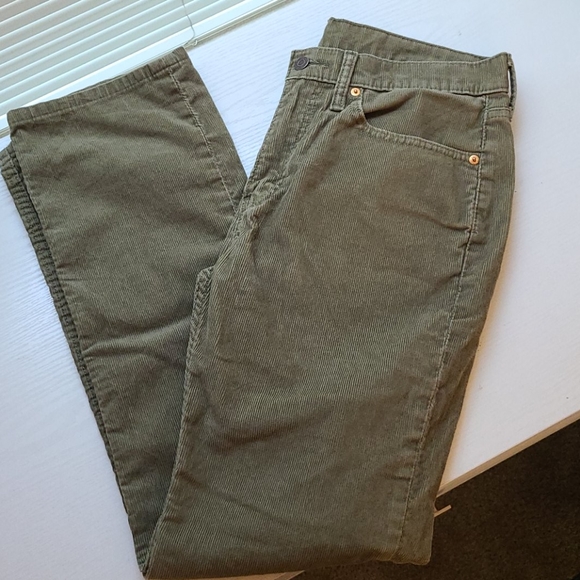 levi's green corduroy pants